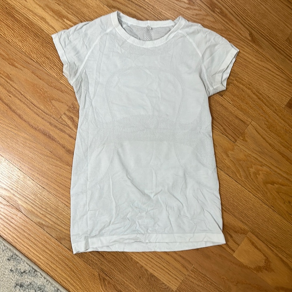 Lululemon Boston Marathon 2015 short sleeve swiftly